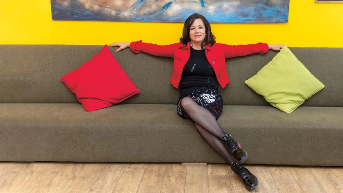 Ivancsics Ilona bevallotta, van-e mellette valaki!