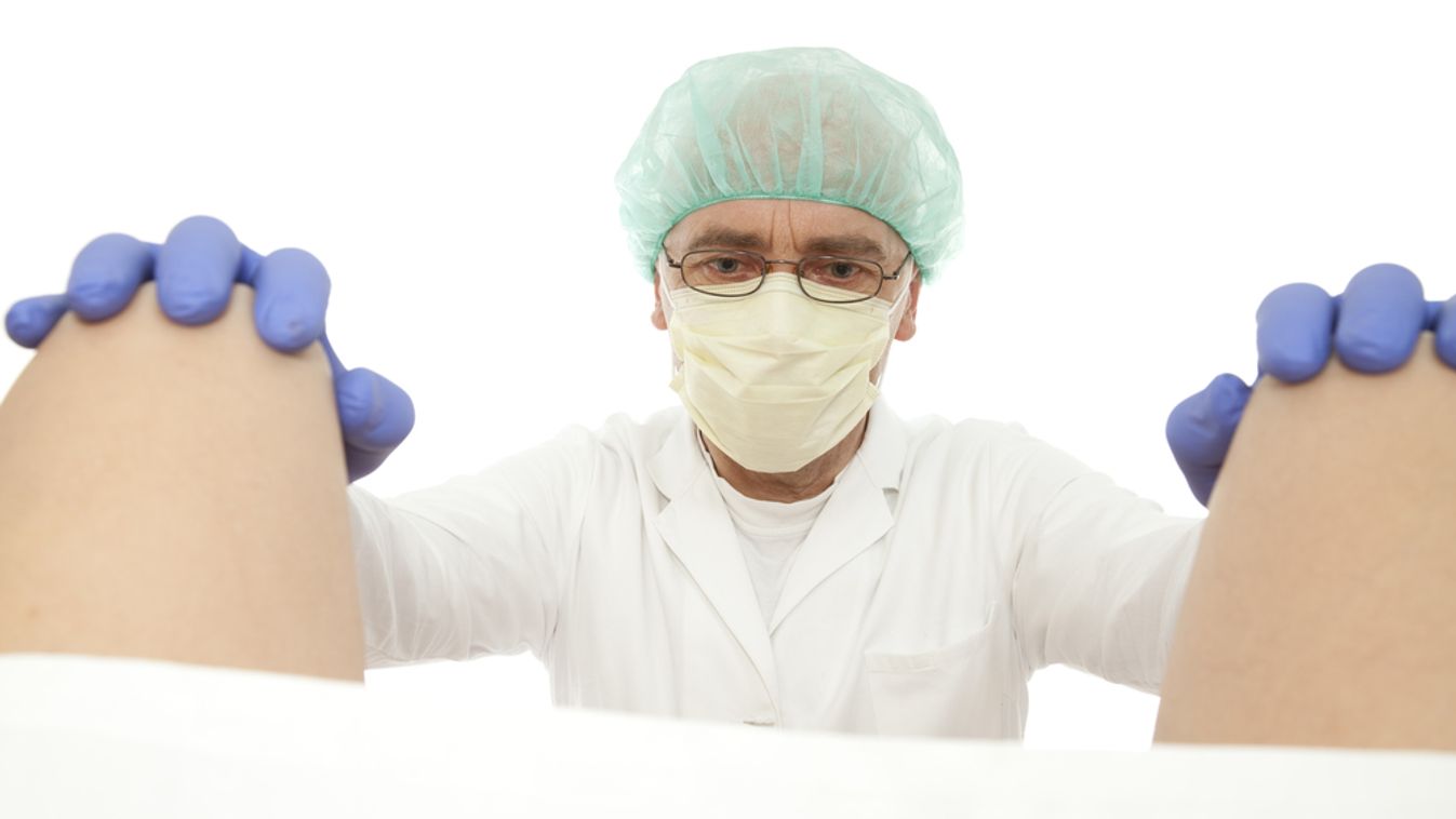 Doktor úr, azzal ide be nem nyúl!
