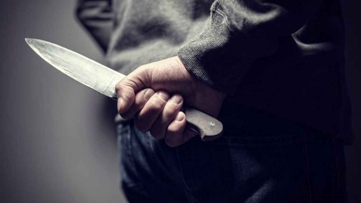 Vendégül látta, majd nyakon szúrta a szomszédját 