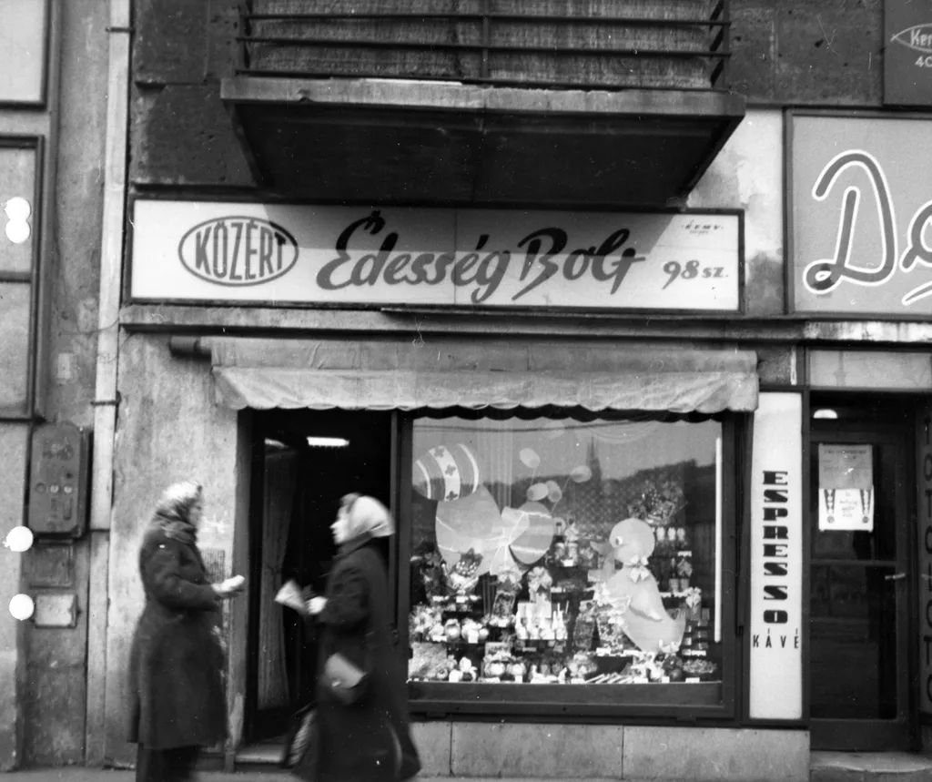Kirakat 1958-ból húsvét idején. 