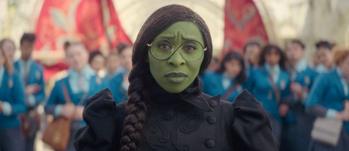 Ariana Grande, Cynthia Erivo, Jeff Goldblum dans le film "Wicked", adapté de la comédie musicale de Broadway