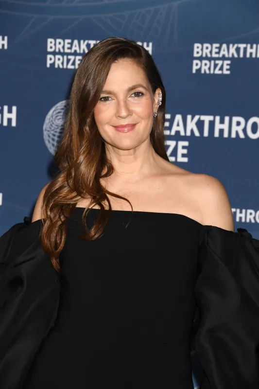 Drew Barrymore mellműtétjén kívül nem esett át szépészeti beavatkozáson
