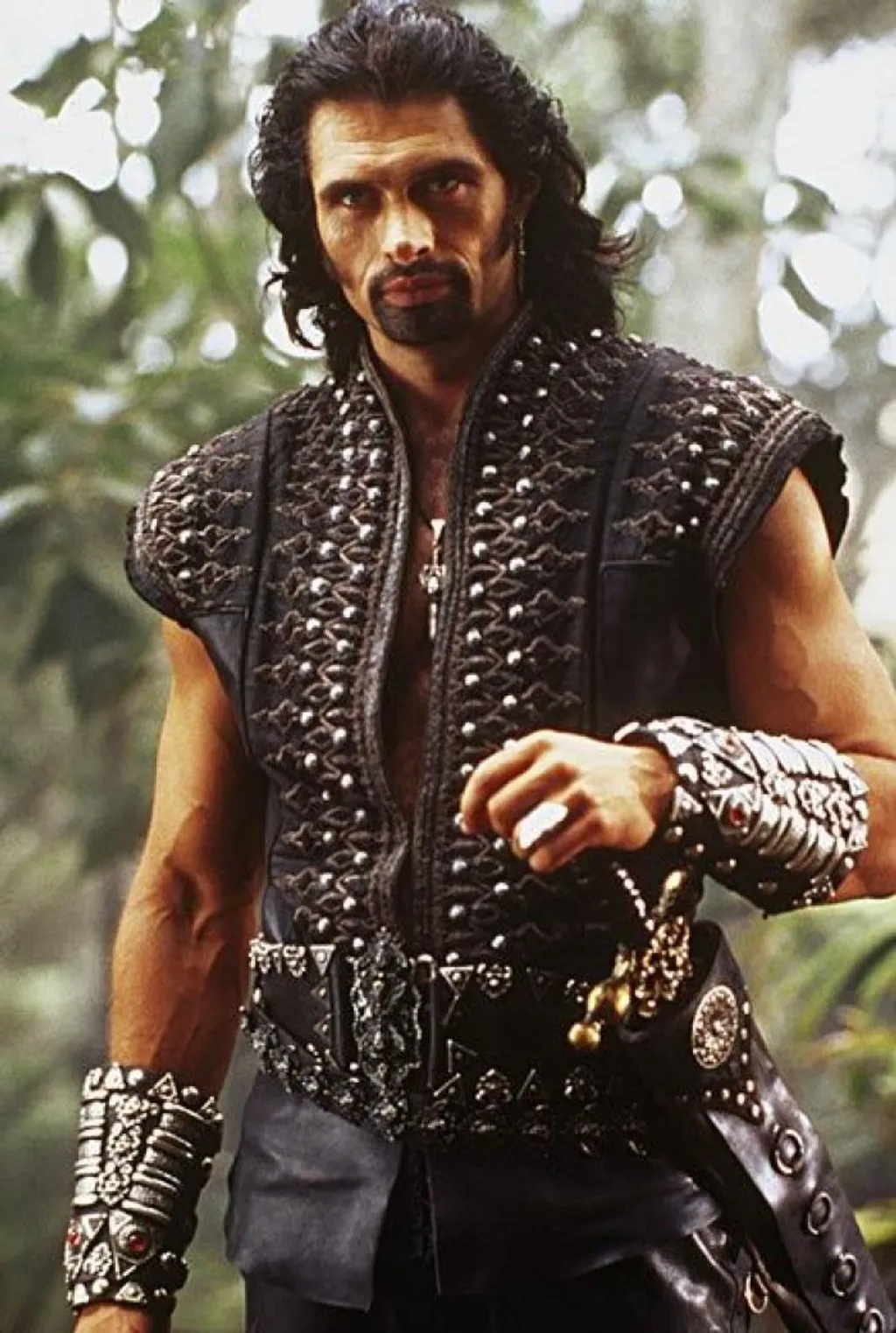 Kevin Smith leghíresebb szerepe a 90-es évek végén a Xéna és a Hercules című sorozatban volt, a néhol gonosz, néhol vonzó Árészt, az alvilág urát játszotta el.