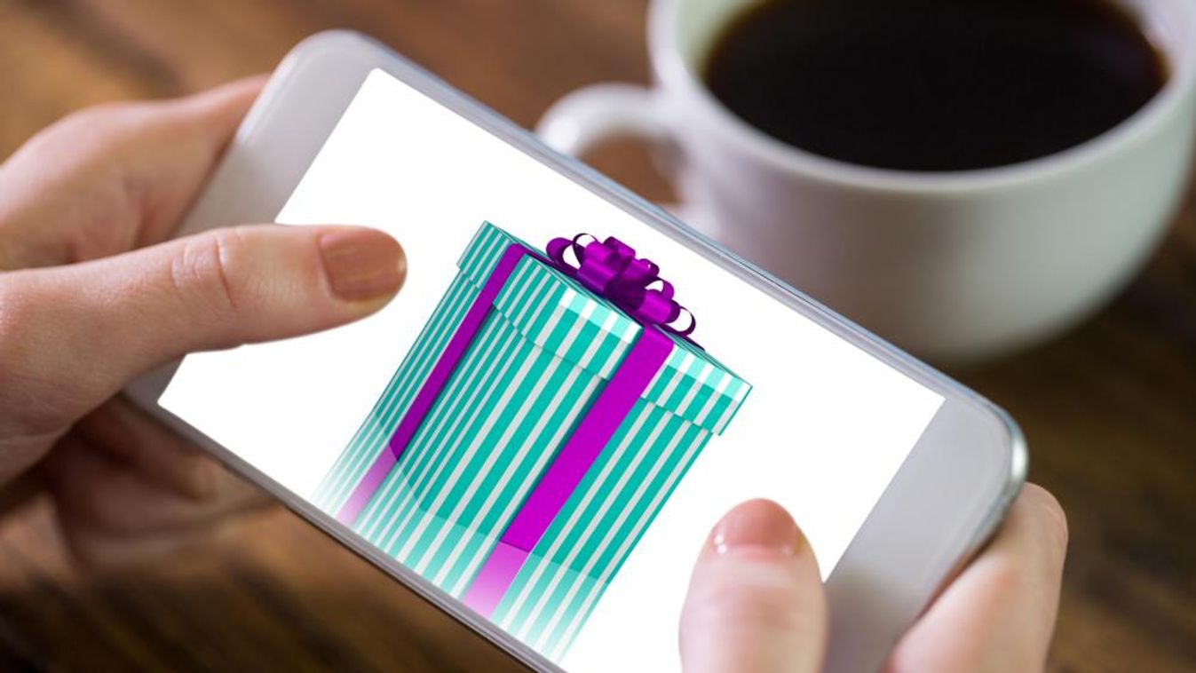 Szoptatás közben is vásárolhatsz a Black Friday-en