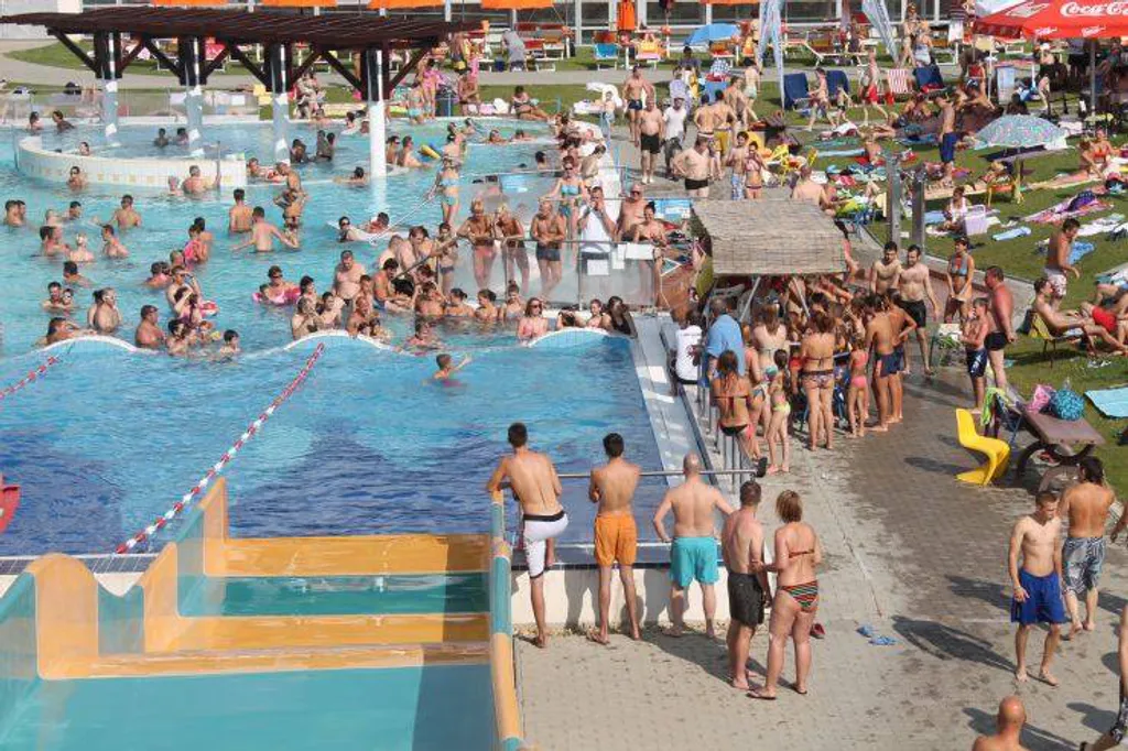 Fotó: Napfényfürdő Aquapolis Szeged 
