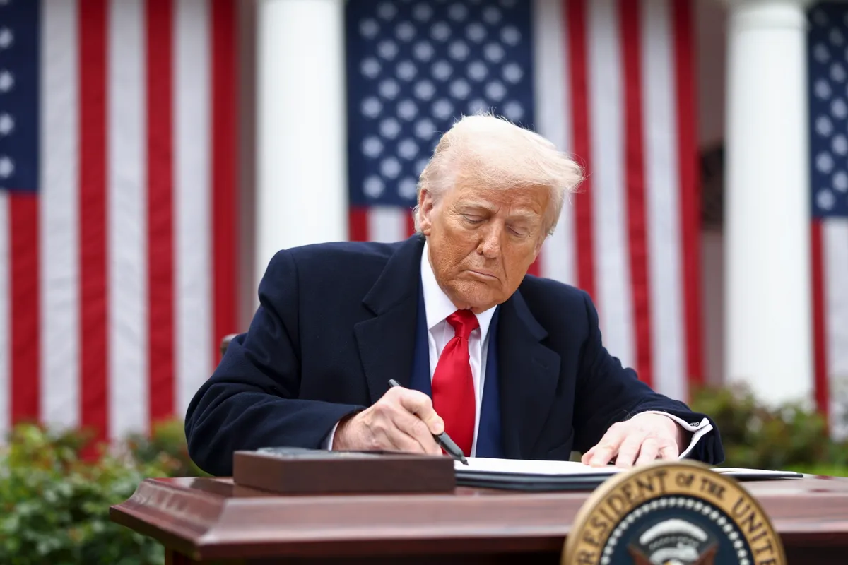TRUMP, Donald