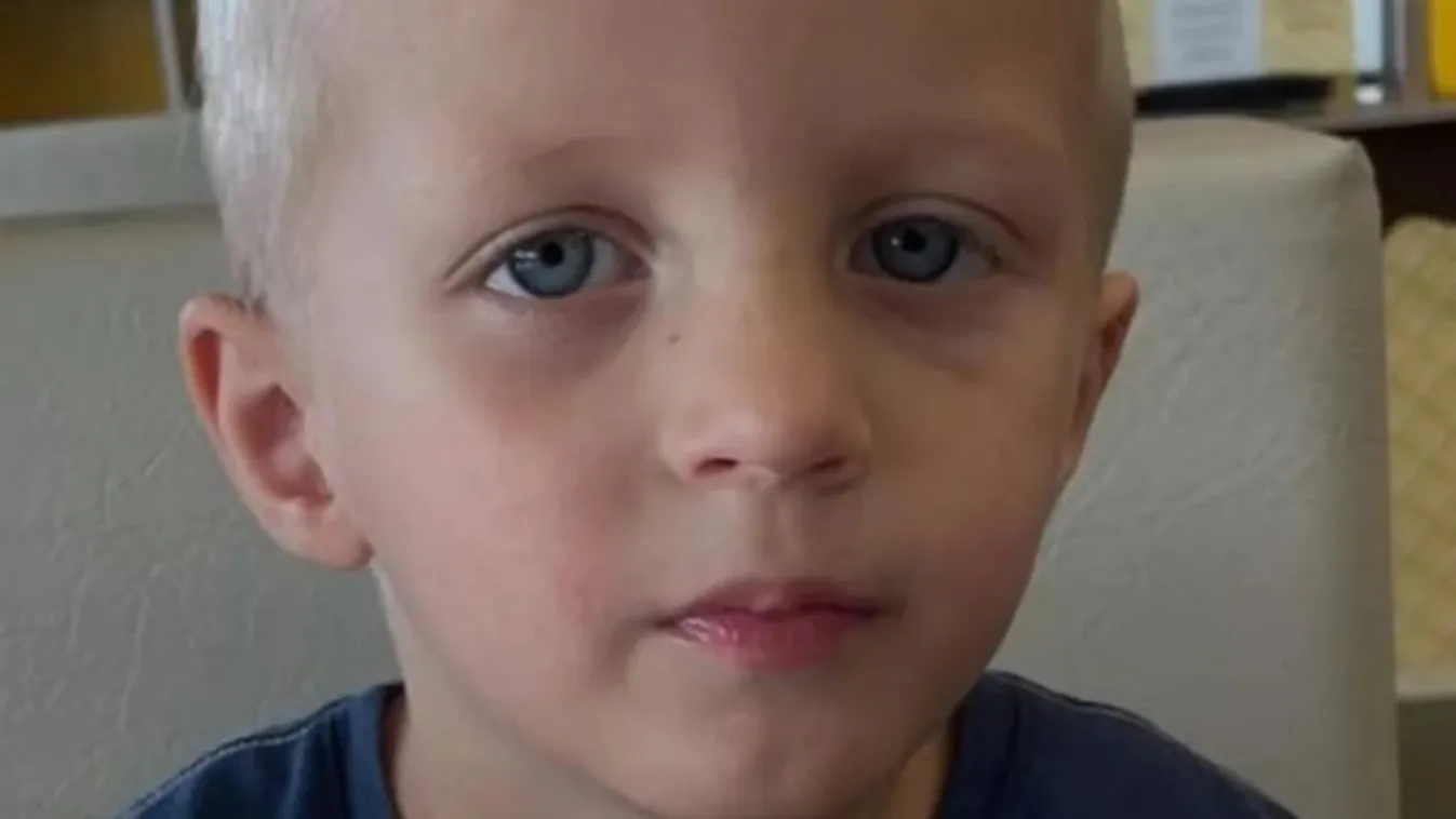 Szörnyű tragédia: a kocsiban felejtette begyógyszerezve 3 éves kisfiát az édesanya