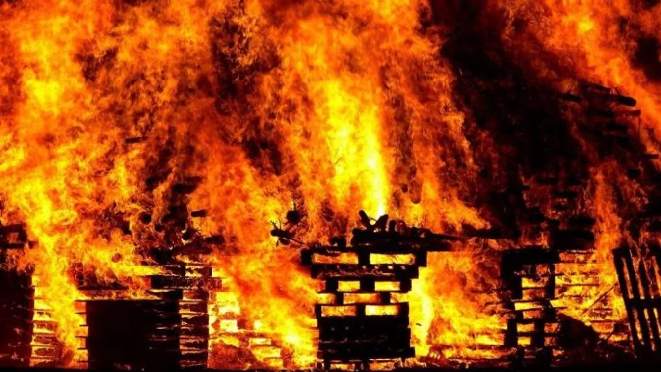 Lángoló pokollá vált Debrecen: sorház gyulladt ki, hatalmas a pánik