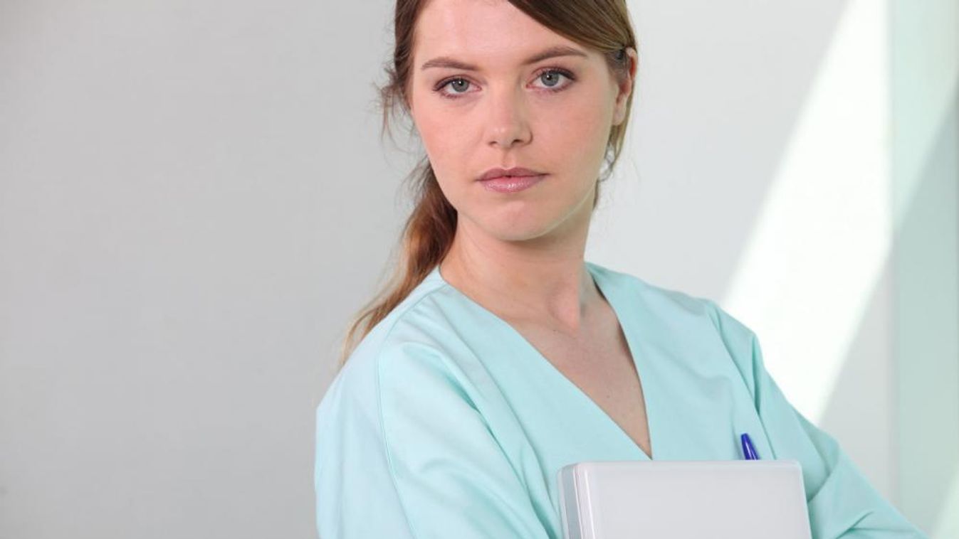 „Maga nem beszélt itt senkivel” – mondta a rendelőintézet recepciósa