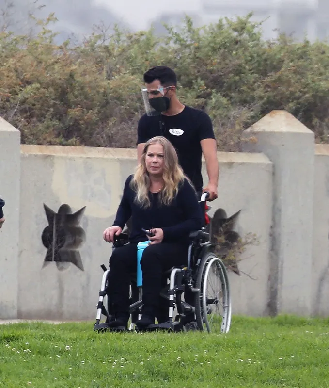Christina Applegate betegen is végigcsinálta a forgatást