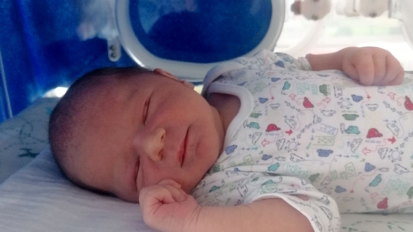 A kórház ajtaja előtt született meg a kisfiam