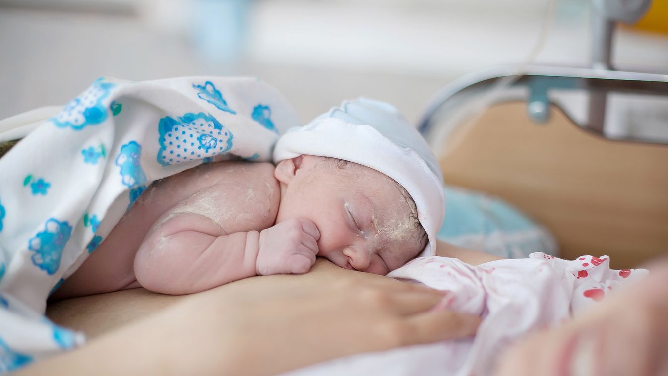 A takarítónő tanított meg szoptatni a kórházban