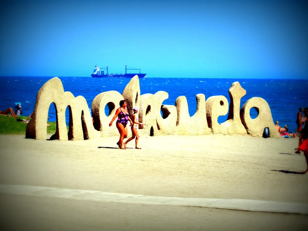 mimi / Travelo 