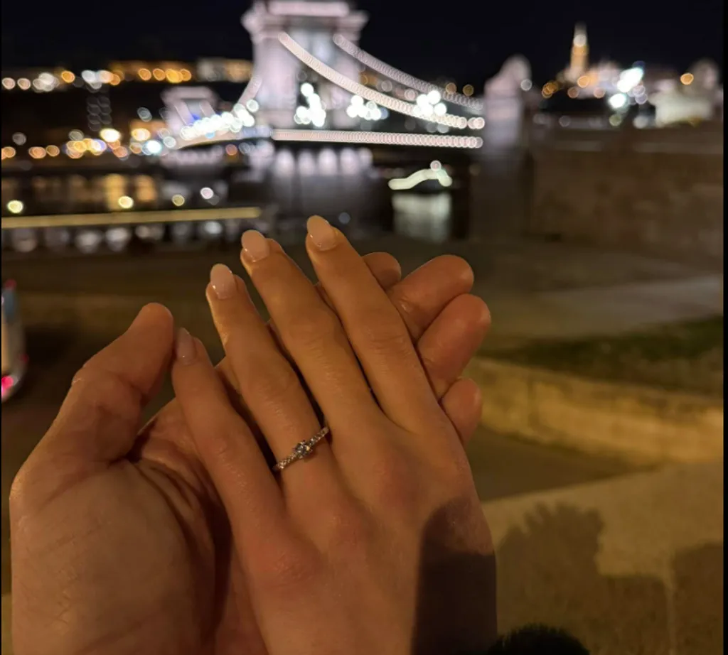Tóth Dávid és kedvese már az esküvőt tervezi, azonban a lánykérés is csodálatos volt számukra (Instagram)
