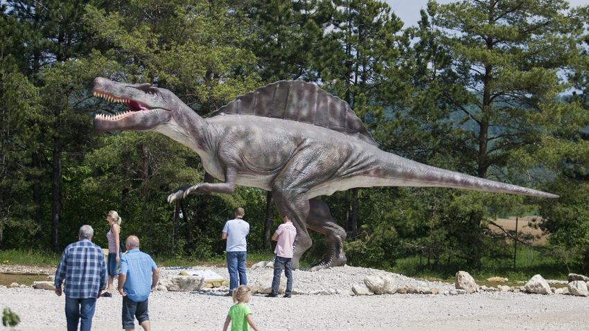Dínópark nyílt Reziben