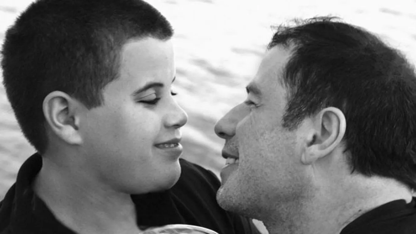 Autizmus világnapja: ezeknek a sztároknak a gyermekei érintettek