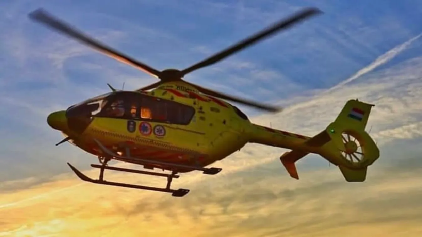 Brutális erejű baleset történt: mentőhelikopter szállt le a magyar főútra