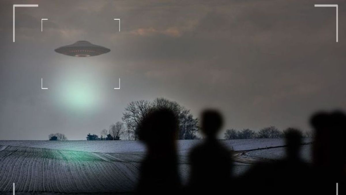 Nem égett még ilyen UFO-lázban a 21. század: mutatjuk a videót, amely felperzselte az internetet