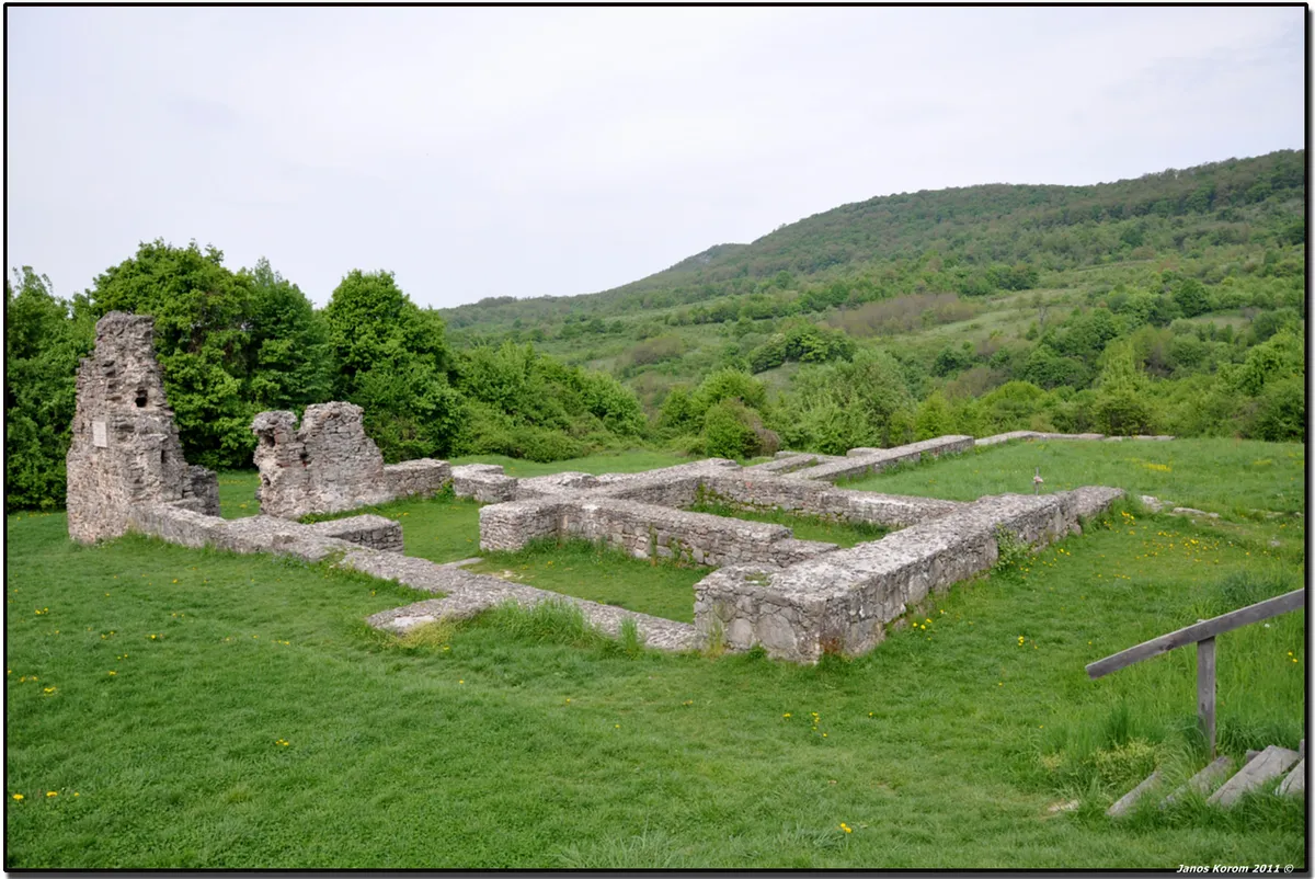 a pálos kolostor romjai Pilisszentlélek településen