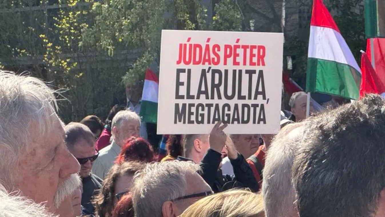 Fotókon a hazaáruló Tisza Párt elleni tüntetés - Galéria