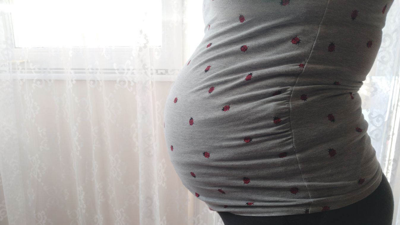 Kinevetett a csecsemős nővér segítség helyett