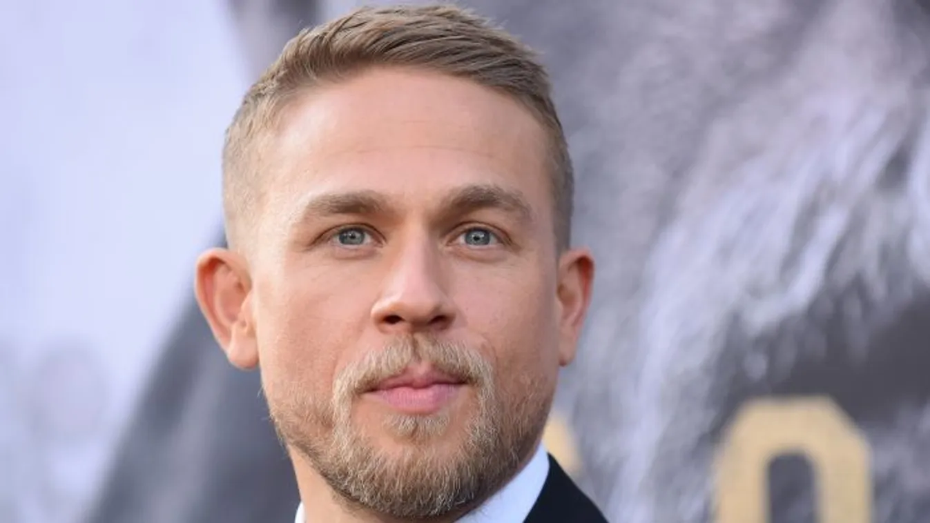 45 éves lett Hollywood szőke szépfiúja, aki nem fél semmilyen szexjelenettől, de otthagyta A szürke ötven árnyalata forgatását