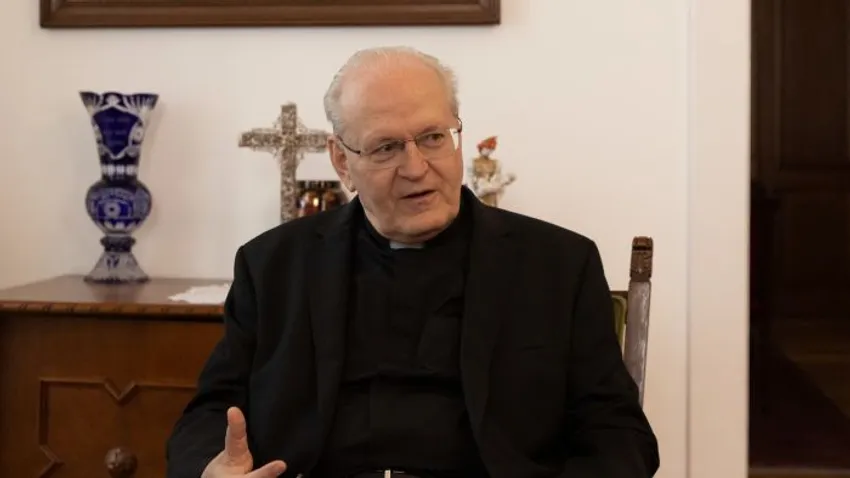 Erdő Péter: Ferenc pápa elhunyta mindannyiunk számára mély fájdalmat okoz