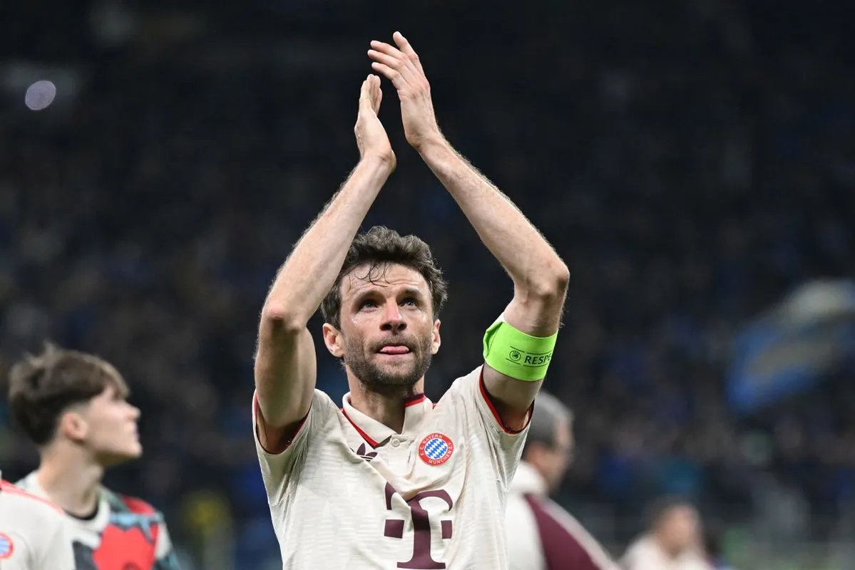 Thomas Müllert a BL-kiesés ellenére is megünnepelte a Milánóba utazott Bayern-tábor