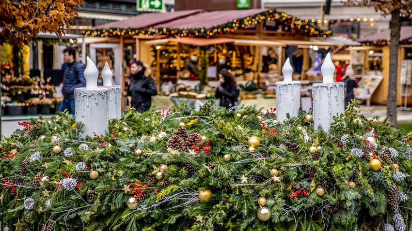 Megérkezett az angyalka is a Budapesti Karácsonyi Vásárra