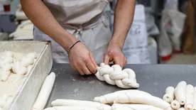 Boltban vennél húsvéti kalácsot? Ezt mindenképp tudnod kell róluk!