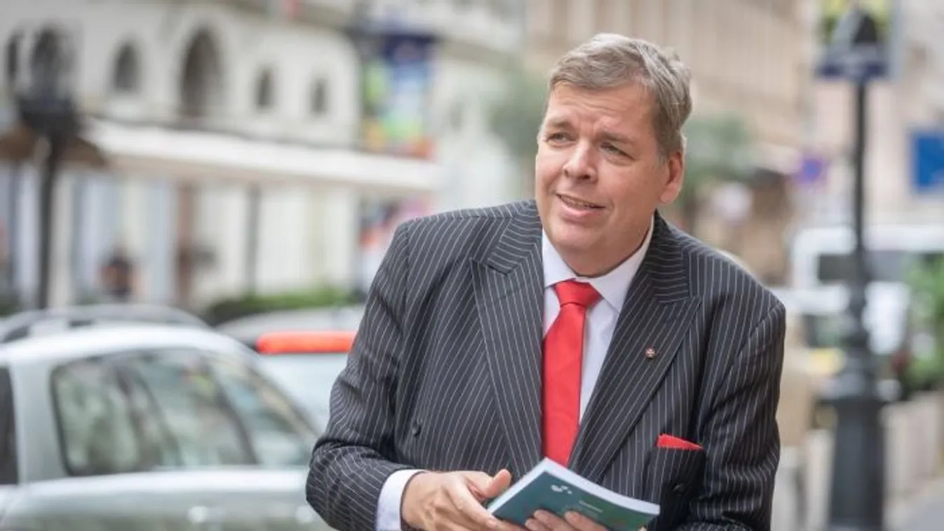Kiderült, hol küzd valójában az életéért a súlyos beteg Schmuck Andor, sorsdöntő vizsgálat vár rá