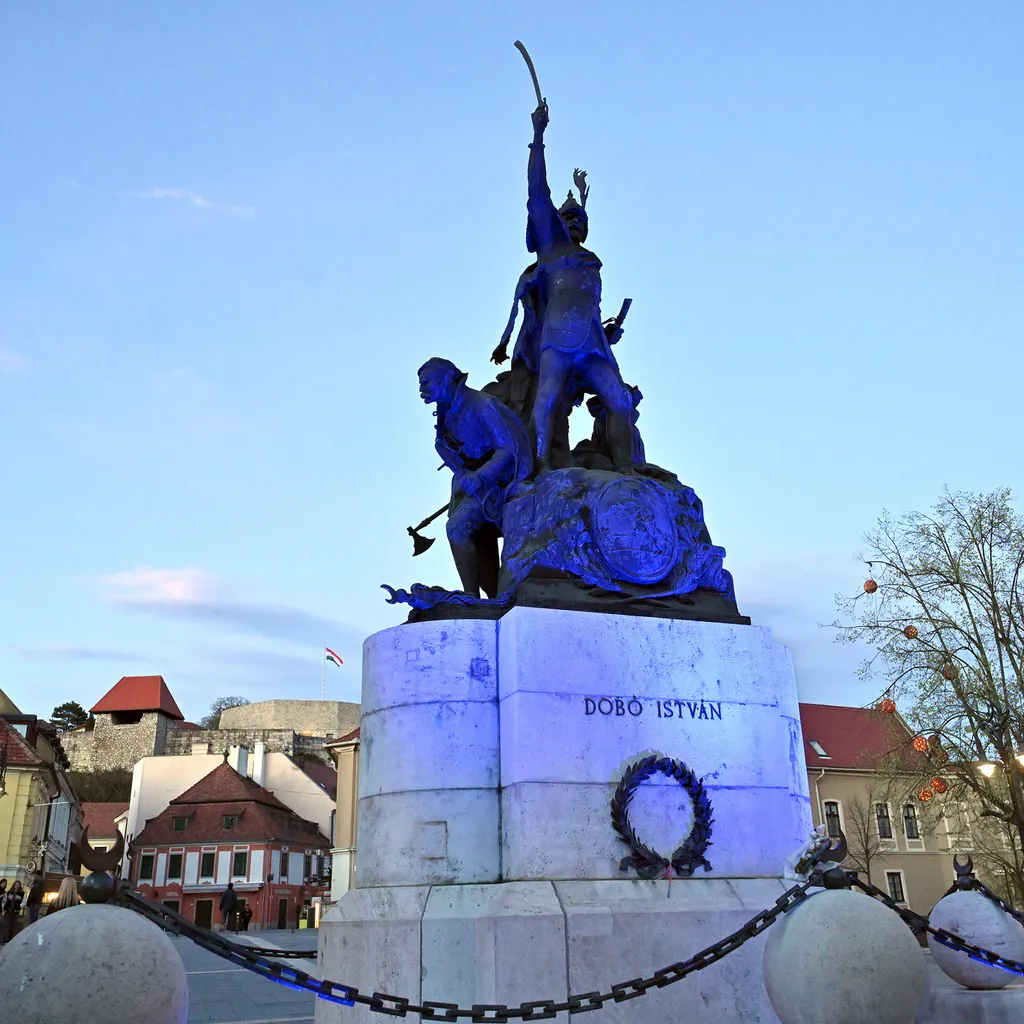 20240402 Eger
Az autizmus világnapja alkalmából rendezett színes programokat a BEN Autista és Autisztikus Gyermekekeért Egyesület kedden délután a Civil Közösségek Házában. Az előadások és kulturális program után a hagyományos kék sétára invitálták a rész