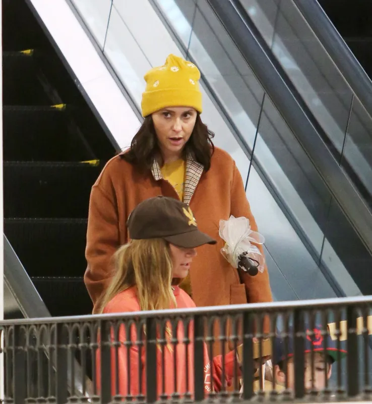 EXCLUSIVE: Jennifer Love Hewitt is Spotted Shopping After Clapping Back at Online Trolls