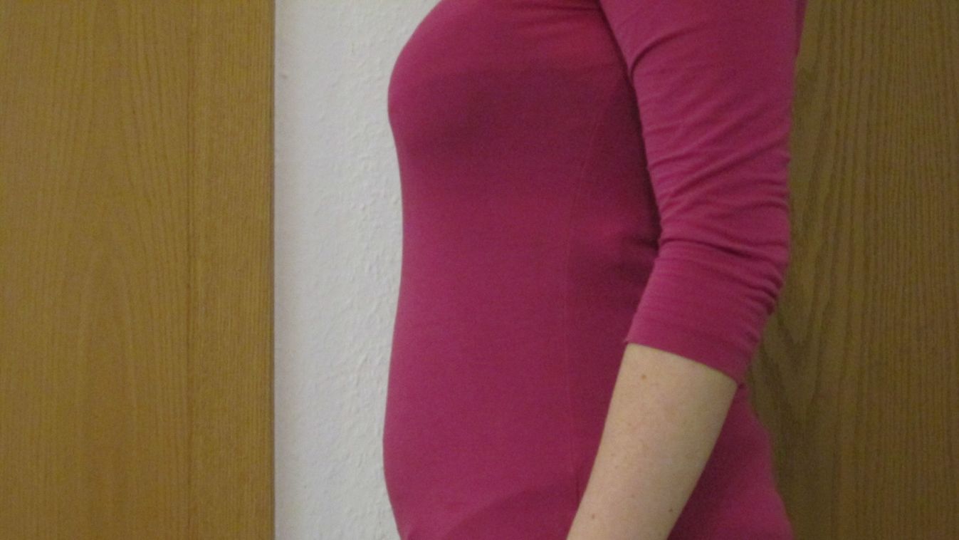 Nyüszög a hasamban a bébi
