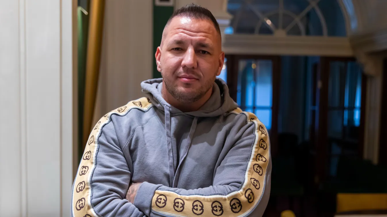 "Cukik vagytok" - Curtis különleges képet osztott meg az életéről