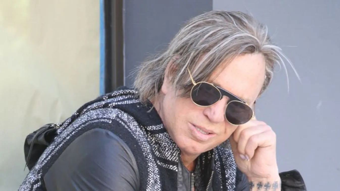 Mickey Rourke kamerák előtt akarta megverni kollégáját, kirúgták