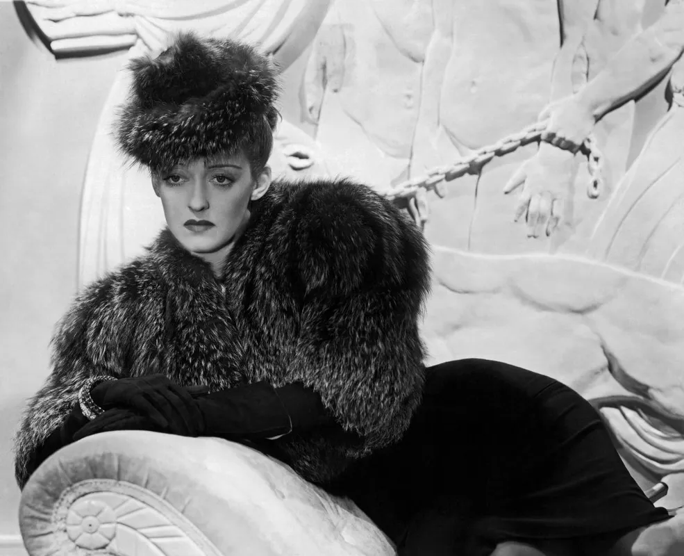Bette Davis, Sultry Bette Davis Portrait