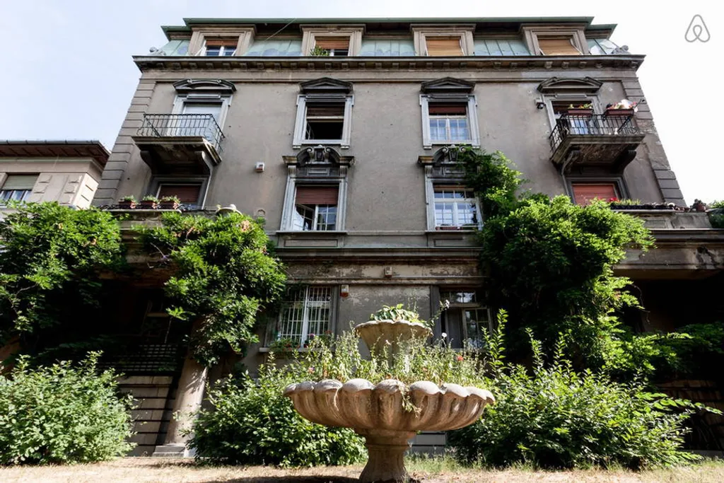 Airbnb 