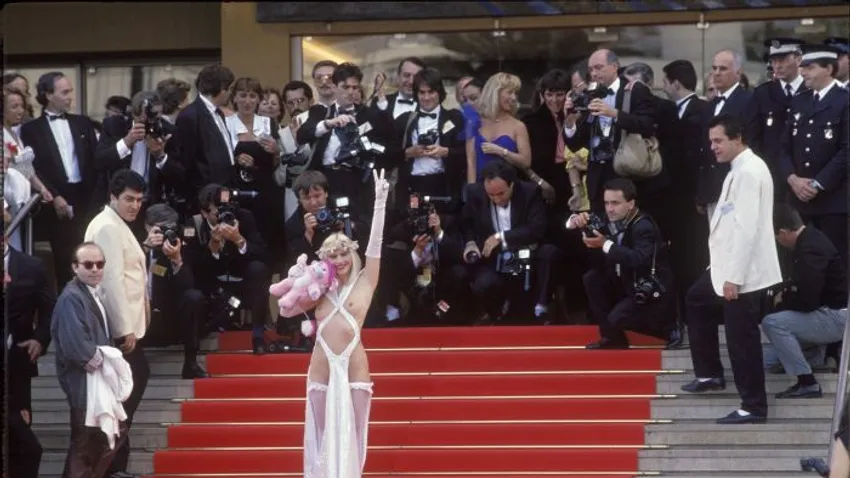 Nincs több villantás a Cannes-i Filmfesztiválon: fotókon az eddigi évek legszexibb szettjei