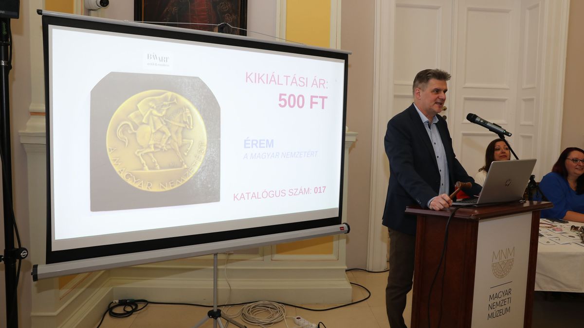 Elképesztő, mi történt a Nemzeti Múzeumban a Kincsvadászok sztárja miatt - Galéria