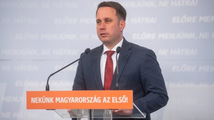 https://cdn.borsonline.hu/2025/05/6bk7lzzr9DWYIVurZLahMORjcPgsn25STw3fKqtyZL8/fill/700/394/no/1/aHR0cHM6Ly9jbXNjZG4uYXBwLmNvbnRlbnQucHJpdmF0ZS9jb250ZW50LzM4ZThjZTQ3MTM5YzRhYzE5ZmU5NGRjYzdmYjBjYWFm.jpg