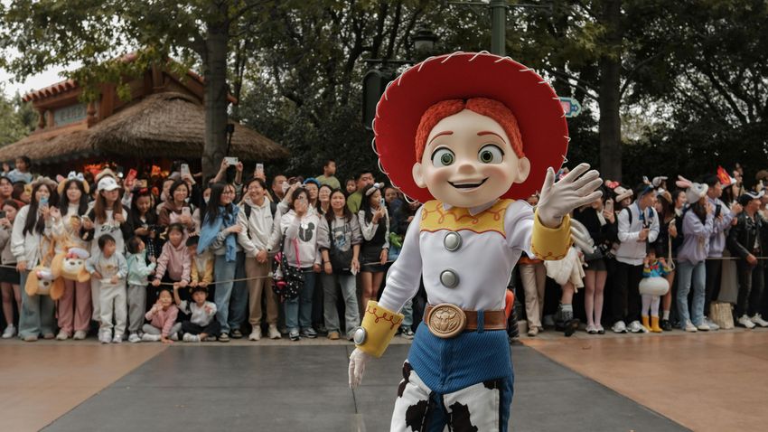 Mi a neve a játék cowboy figurának a Toy Story-sorozatban?
