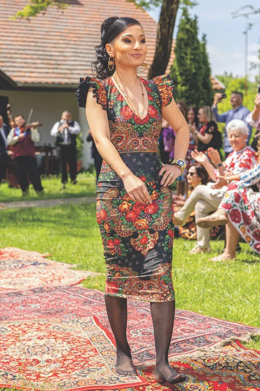 HOT! MAGAZIN HÉTFŐI FELTÖLTÉS 
Nótár Mary - Adrián
Weisz Fanni - Adrián
Korda György - Ákos
Bódi Margó - Niki
Dancs Annamari - Niki 
Nádai Anikó - Ákos