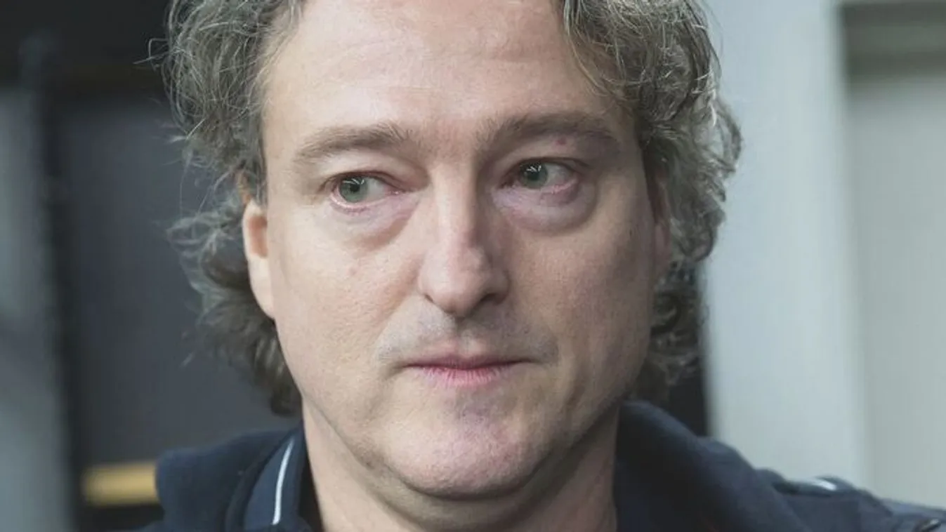 Humoristaháború: „Beleznay Endre ellopta a stand upomat” – perrel fenyegetőzik kollégája
