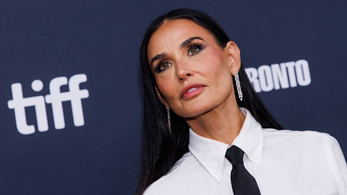 Ingyen nézhetjük meg a 62 éves Demi Moore-t meztelenül!