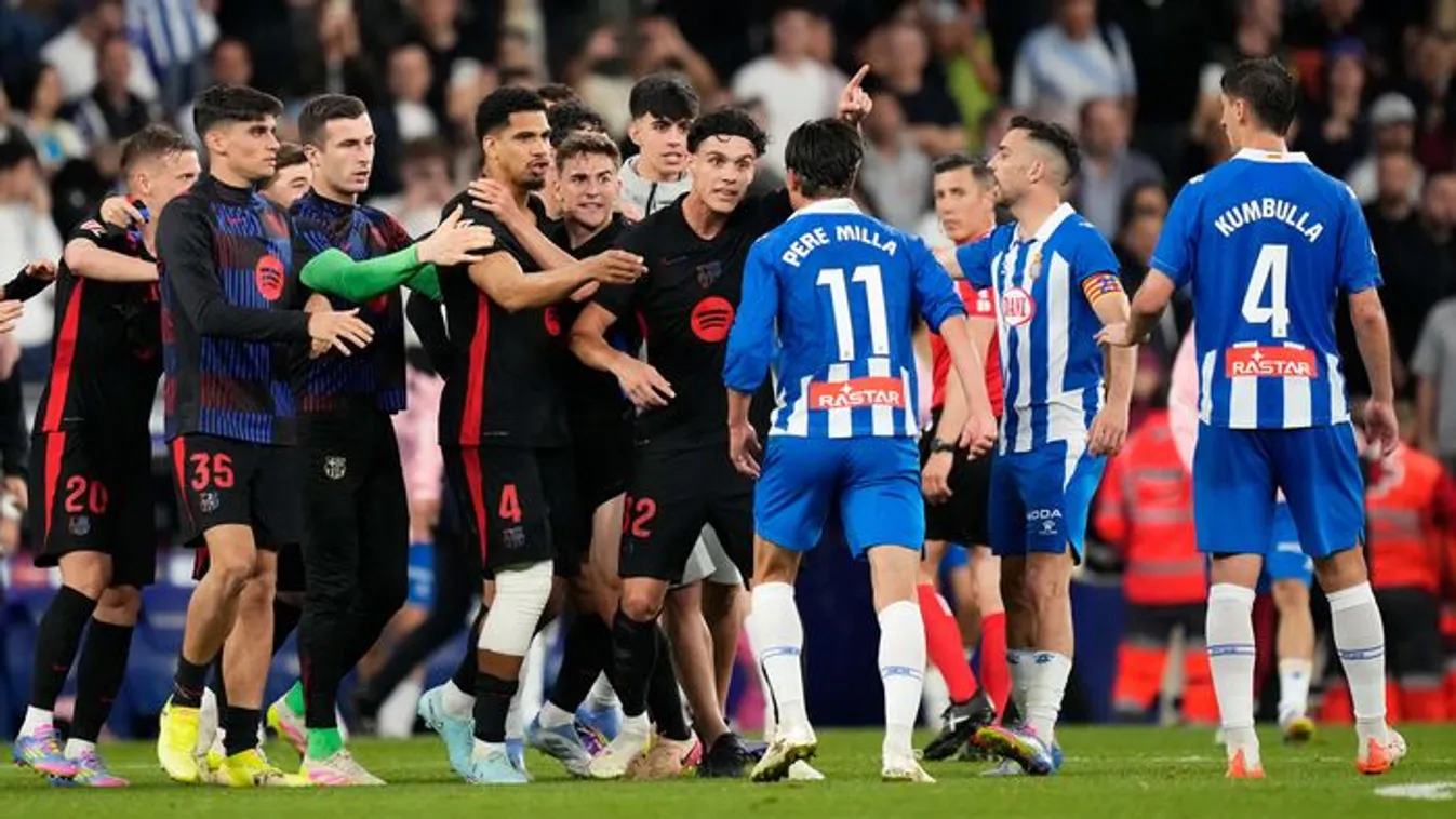 Tömegbe hajtott egy ember a Barcelona meccse előtt – videó