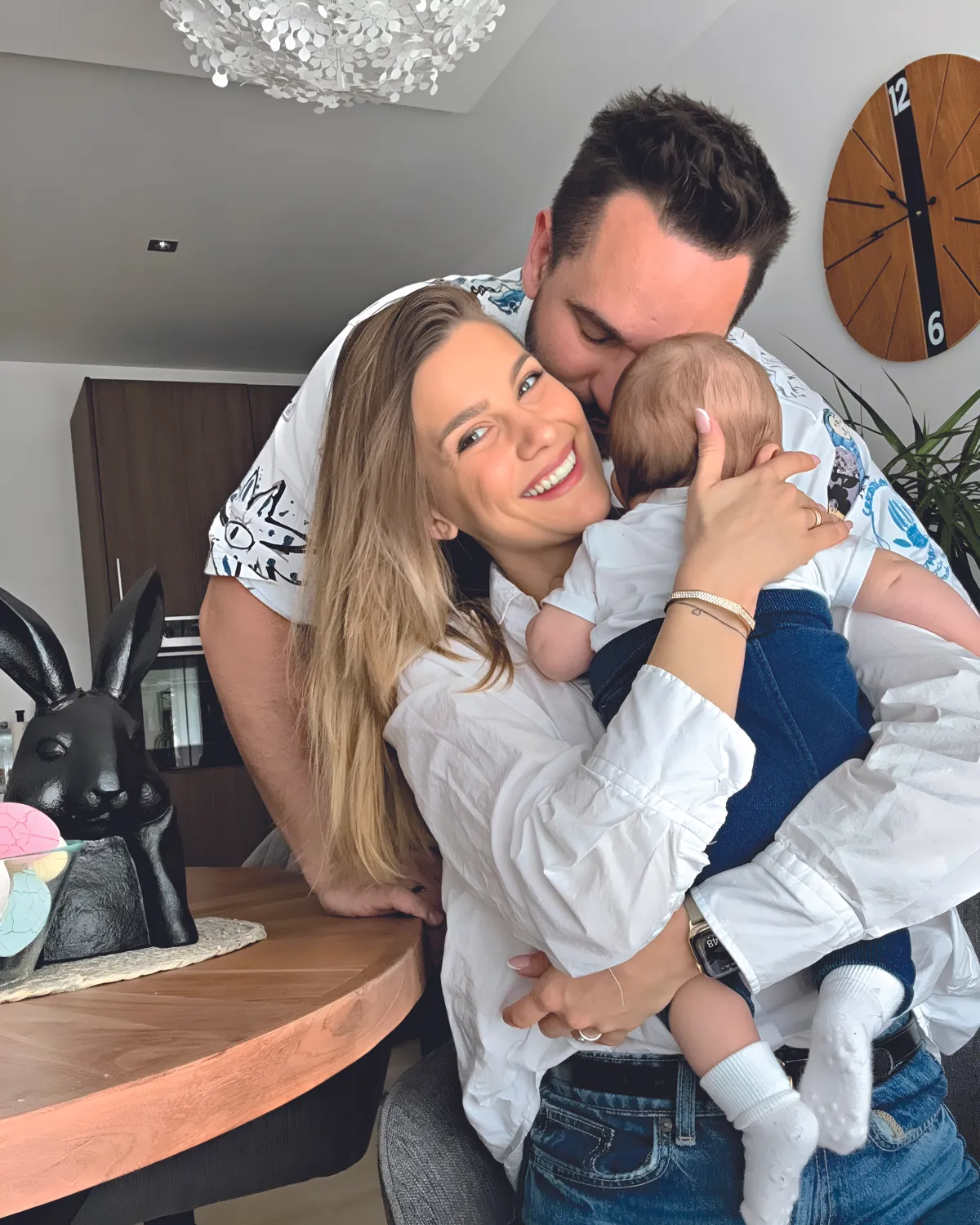 Weisz Fanni férje ugyanúgy rajong a család legkisebb tagjáért, mint az édesanya