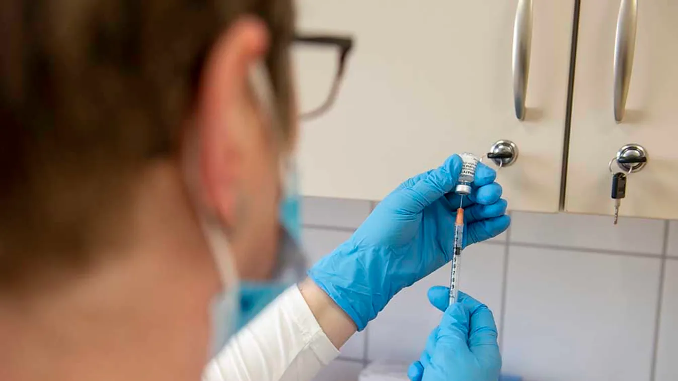 Az aggasztó koronavírus-változatok ellen is véd a Pfizer vakcina