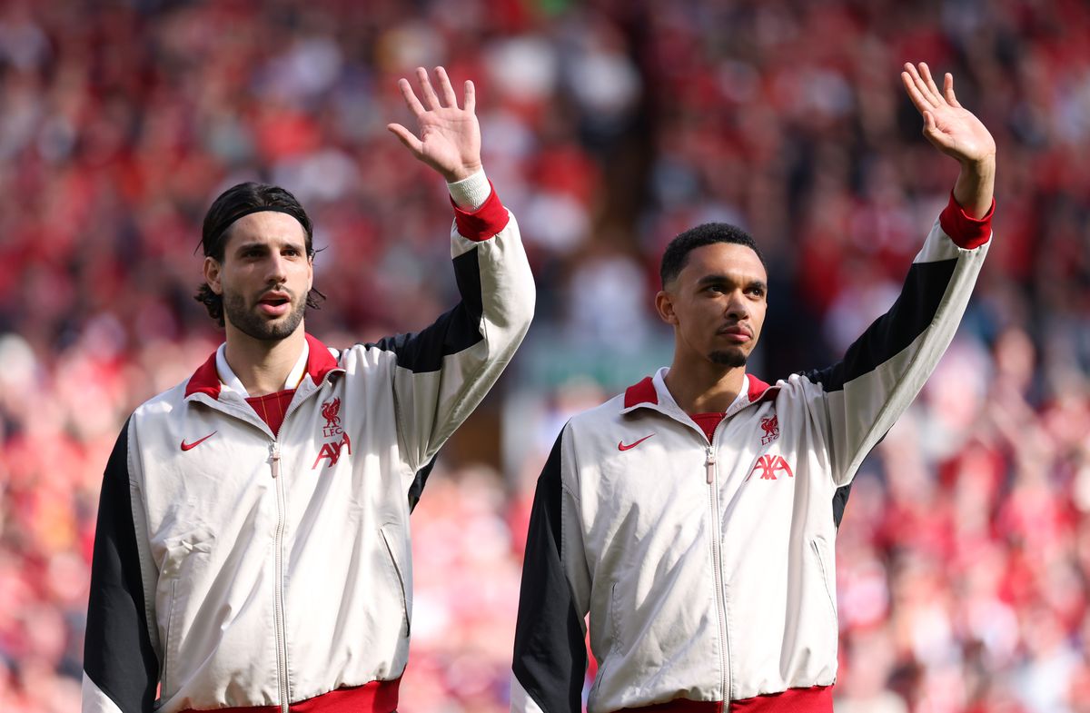 A kép csalóka: Szoboszlai (balra) marad, csak Alexander-Arnold int búcsút nyáron a Liverpoolna
