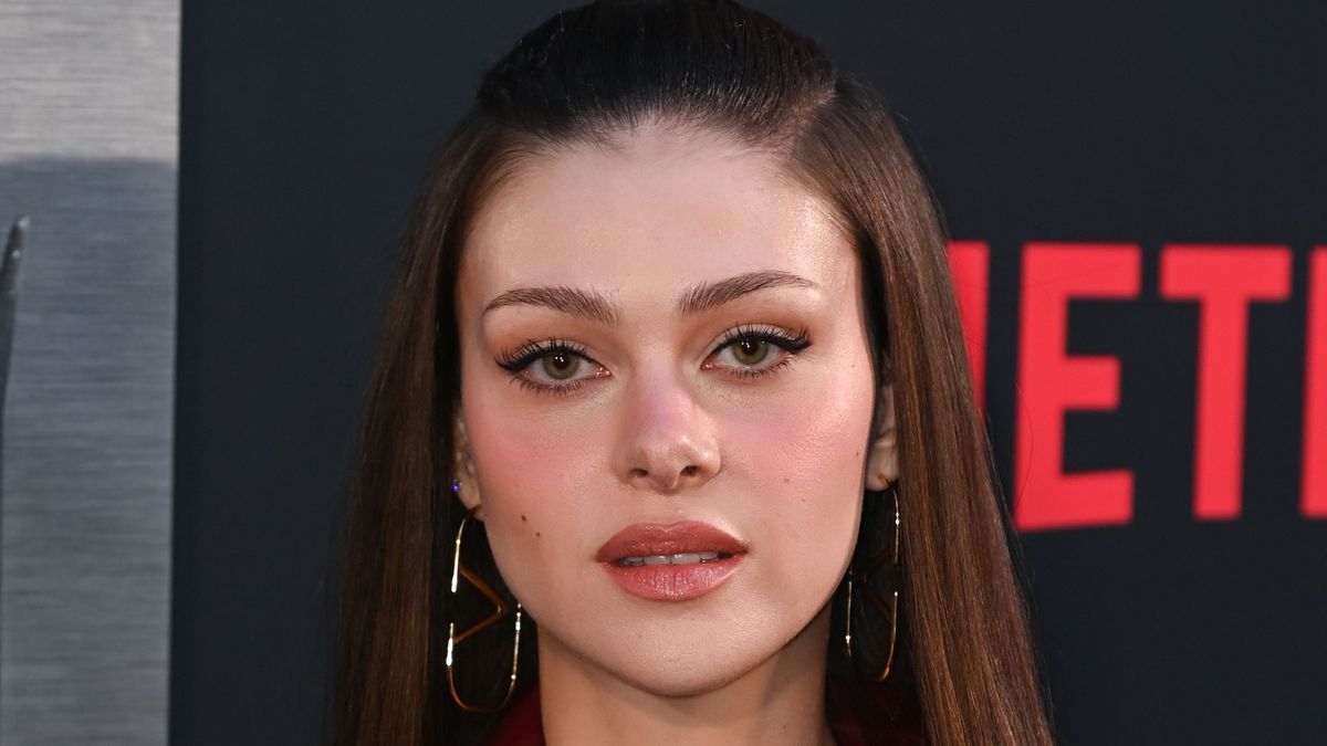 Bejött Bella Thorne jóslata: Nicola Peltz tényleg gonosz